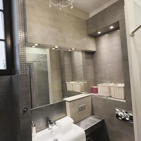 Garncarska Old Town 120m2 4br كراكوفيا